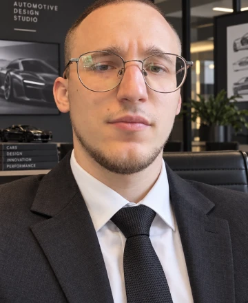 Вадим Кутуков  Управляющий менеджер авто-центра