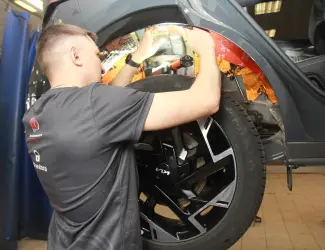 Почему заводская шумоизоляция не справляется