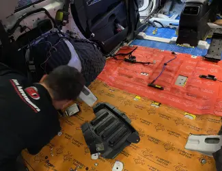 Установка звукопоглощающего слоя